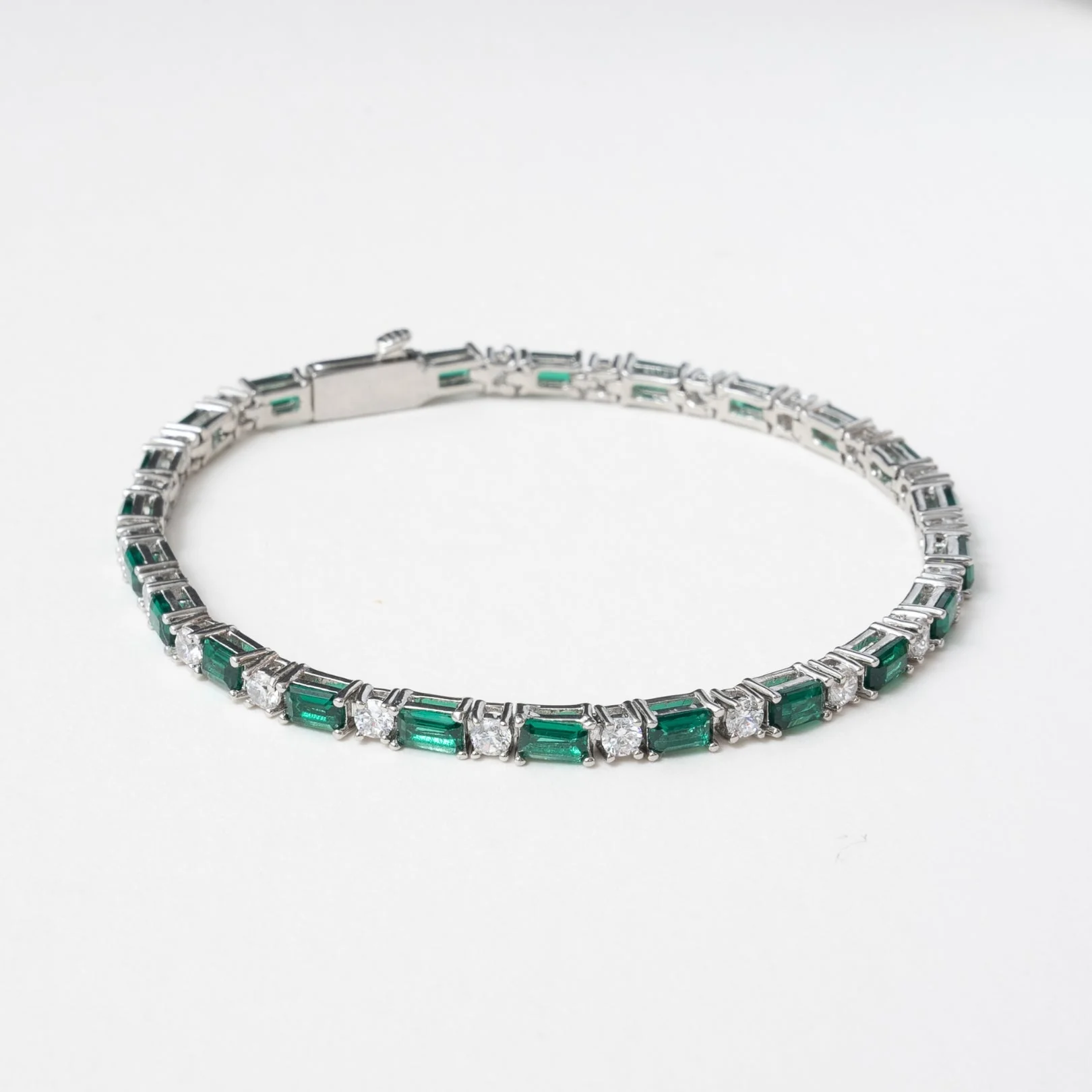 3mm Green & White Tennis Bracelet - White Gold - Image 5