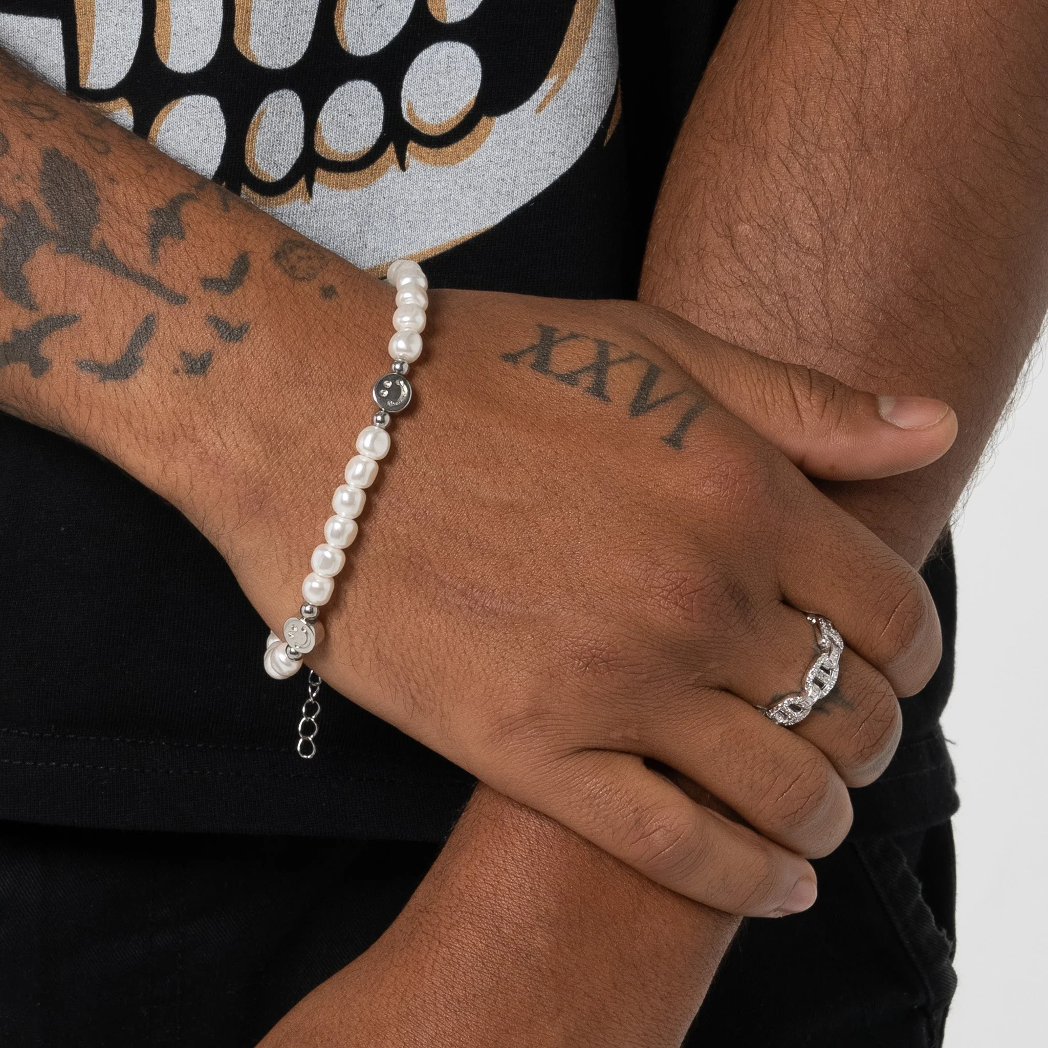 5mm Smiley Face Pearl Bracelet - Image 4