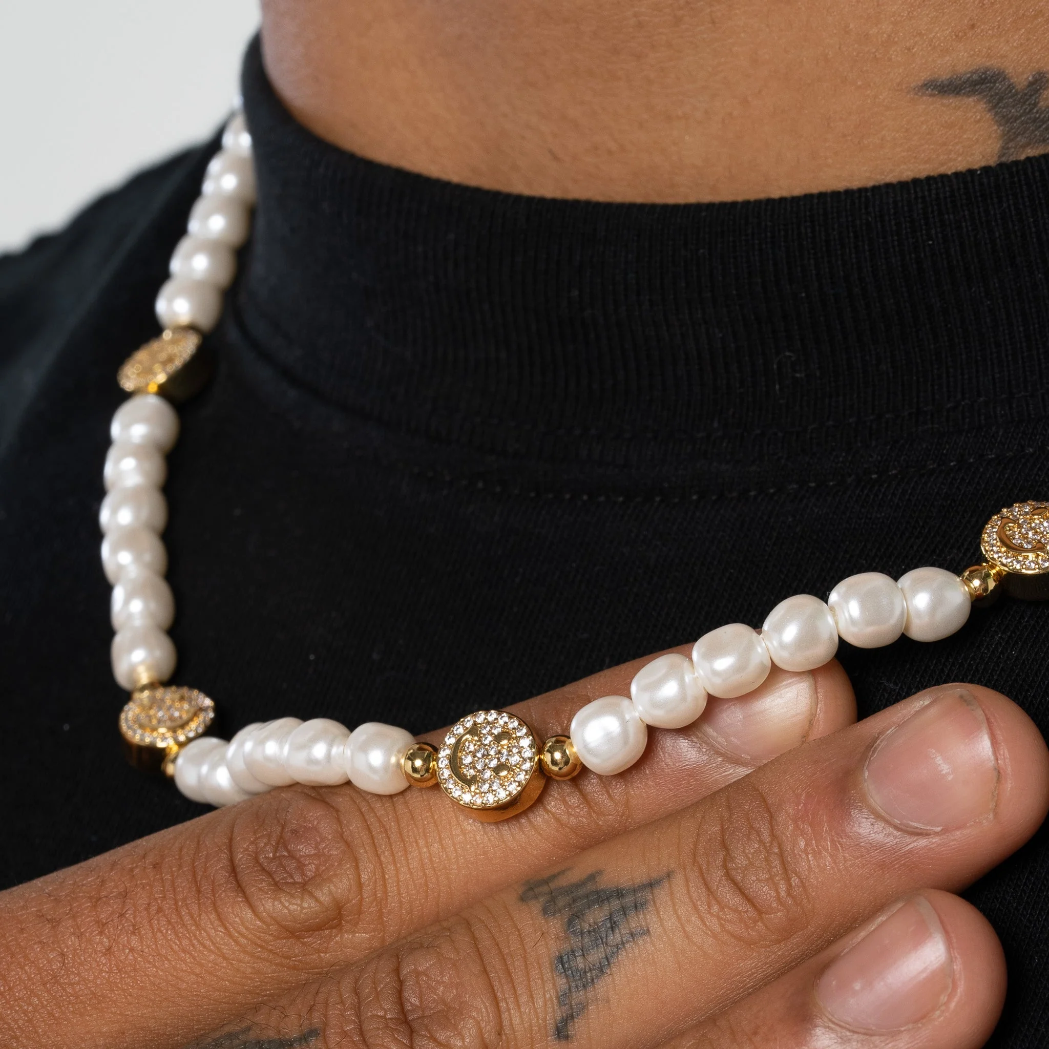 5mm Iced Smiley Face Pearl Necklace - Gold - Image 3