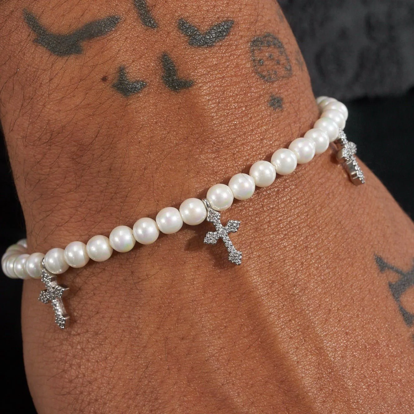 5mm MULTI CROSS PEARL BRACELET - Image 4