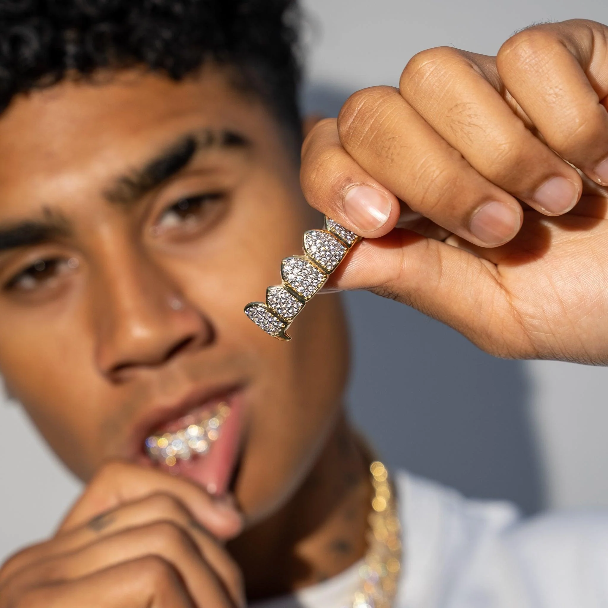 6 Tooth Thang Iced Grillz - Gold - Image 2