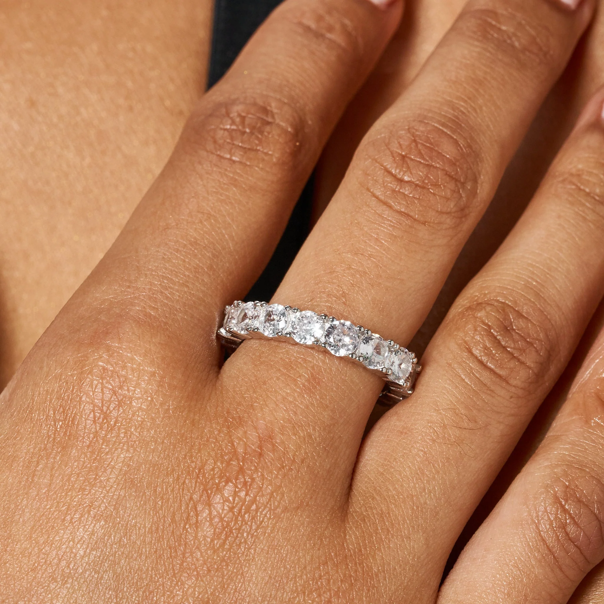 925 SINGLE ROW DIAMOND RING - White Gold - Image 4