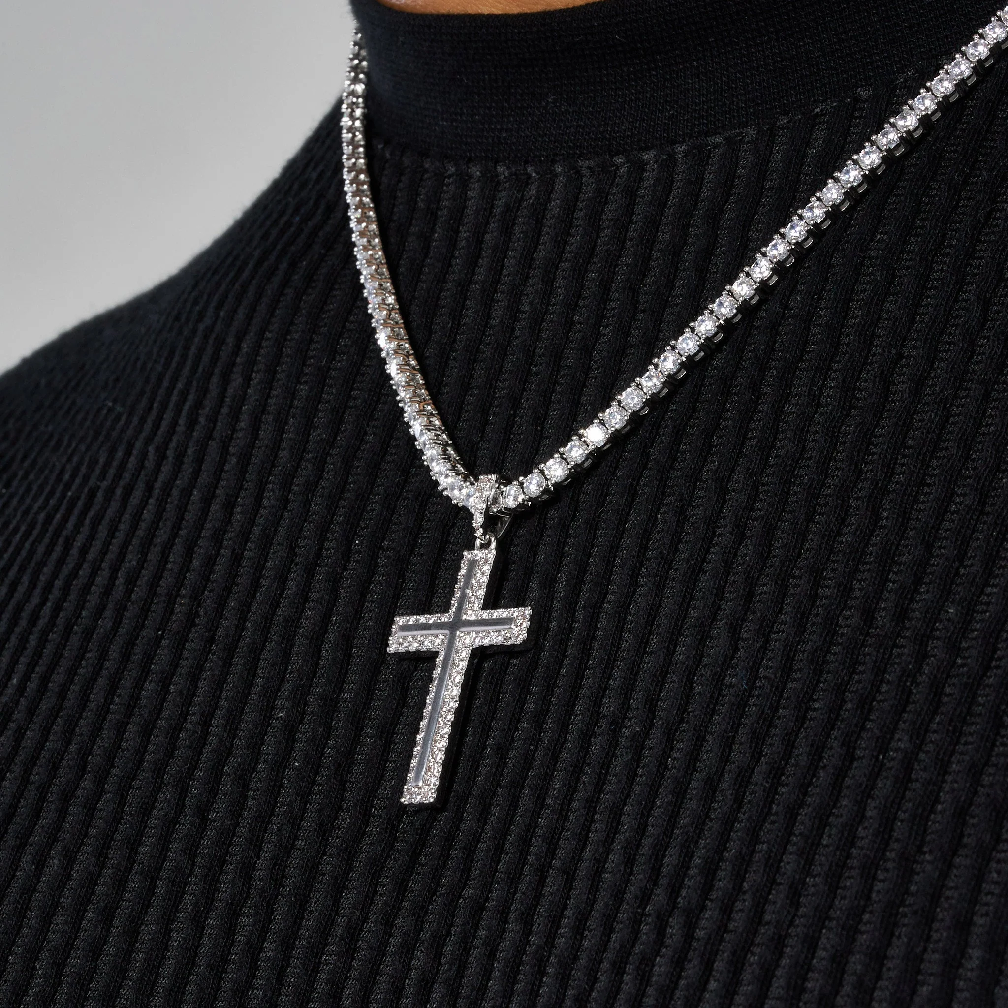 ICED CROSS PENDANT - White Gold - Image 3