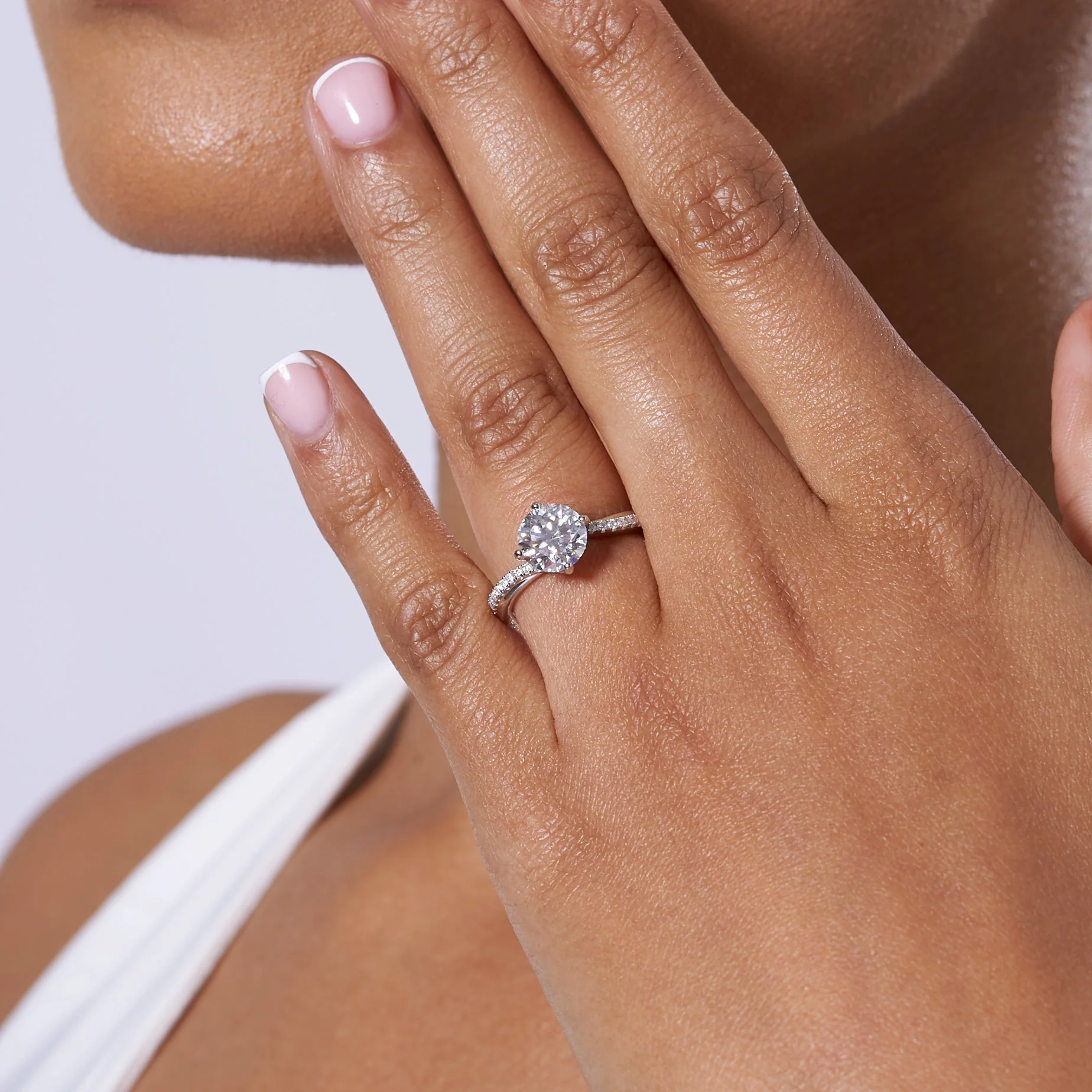 Round Cut Wave Band Solitare Moissanite Engagement Ring - Image 3